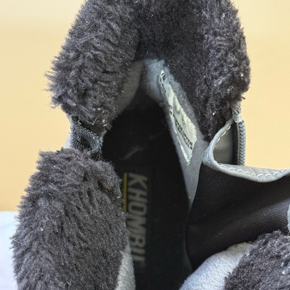 Women's Gray Suede Ankle Boots - Picture 7 of 7